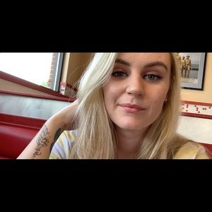 Meet your Posher, Violet